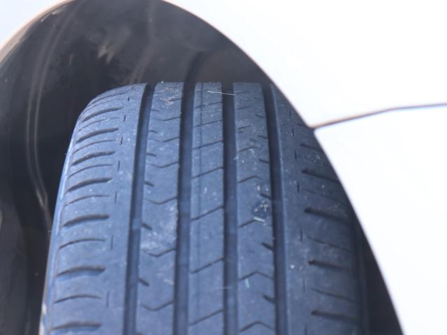 プリウス 　セーフティセンス合成皮革シートＬＥＤヘッド純正９型ＳＤナビＢカメラ地デジＢＴ音楽プリクラッシュ　レーダークルコン　オートハイビーム前席シートヒーター革巻きＨステアリングリモコン純正ドライブレコーダー（26枚目）