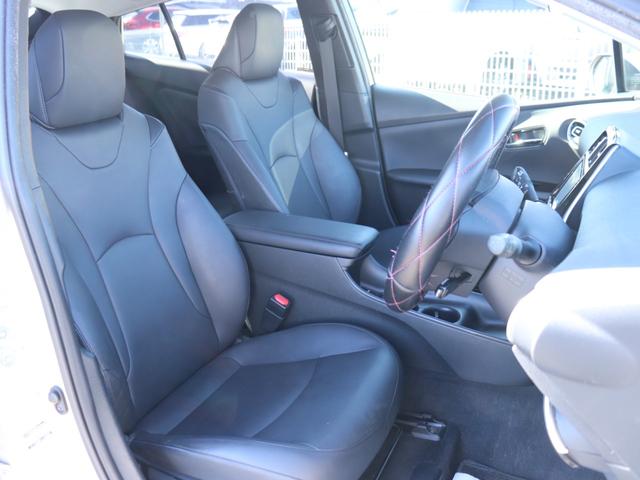 プリウス 　セーフティセンス合成皮革シートＬＥＤヘッド純正９型ＳＤナビＢカメラ地デジＢＴ音楽プリクラッシュ　レーダークルコン　オートハイビーム前席シートヒーター革巻きＨステアリングリモコン純正ドライブレコーダー（32枚目）