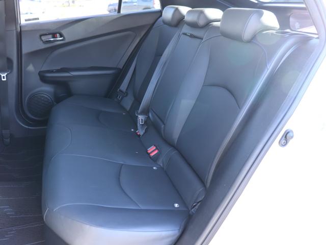 プリウス 　セーフティセンス合成皮革シートＬＥＤヘッド純正９型ＳＤナビＢカメラ地デジＢＴ音楽プリクラッシュ　レーダークルコン　オートハイビーム前席シートヒーター革巻きＨステアリングリモコン純正ドライブレコーダー（33枚目）