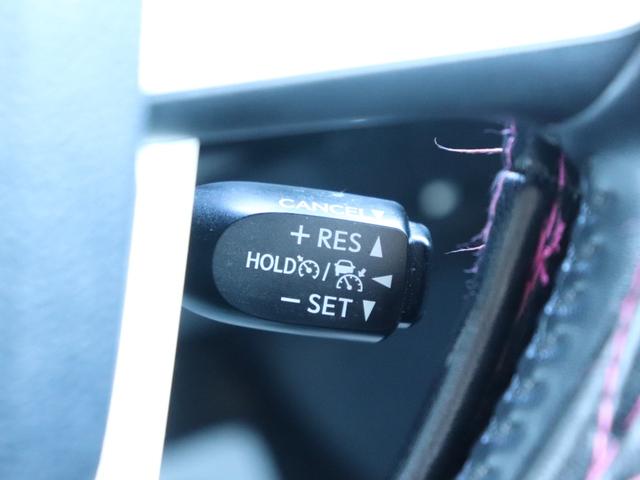 プリウス 　セーフティセンス合成皮革シートＬＥＤヘッド純正９型ＳＤナビＢカメラ地デジＢＴ音楽プリクラッシュ　レーダークルコン　オートハイビーム前席シートヒーター革巻きＨステアリングリモコン純正ドライブレコーダー（44枚目）