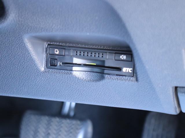 プリウス 　セーフティセンス合成皮革シートＬＥＤヘッド純正９型ＳＤナビＢカメラ地デジＢＴ音楽プリクラッシュ　レーダークルコン　オートハイビーム前席シートヒーター革巻きＨステアリングリモコン純正ドライブレコーダー（45枚目）