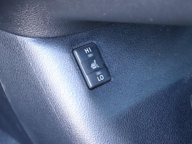 プリウス 　セーフティセンス合成皮革シートＬＥＤヘッド純正９型ＳＤナビＢカメラ地デジＢＴ音楽プリクラッシュ　レーダークルコン　オートハイビーム前席シートヒーター革巻きＨステアリングリモコン純正ドライブレコーダー（47枚目）