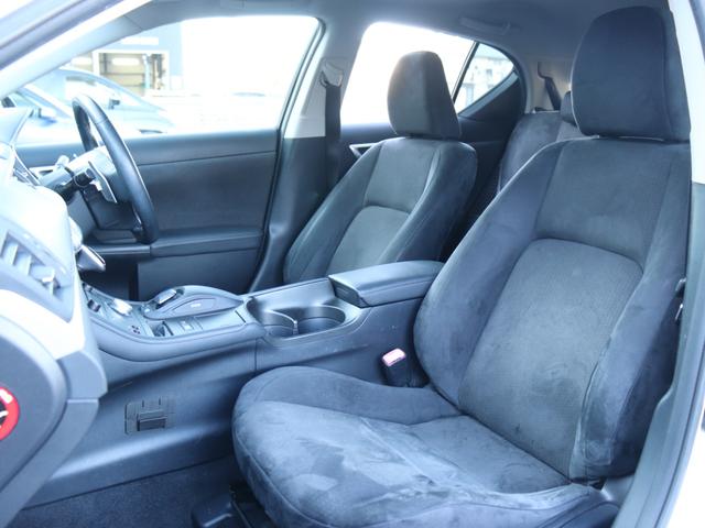 ＣＴ ＣＴ２００ｈ　バージョンＣ　ＬＥＤヘッドＦフォグ純正ナビＢカメラ地デジＢＴ音楽クリアランスソナー前席シートヒーター純正１６ＡＷクルコン　コンライト　パドルシフト　ヘッドライトウォッシャー　ビルトインＥＴＣスマートキー革巻きＨ（31枚目）