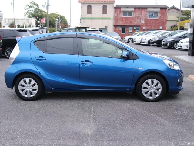 アクア Ｓ　純正ＳＤナビＢカメラ地デジＢＴ音楽スマートキー　プッシュスタート　オートエアコン　ライトレベライザ　ドアバイザ　プライバシーガラス　コーナーポール純正１５ＳＷ（12枚目）