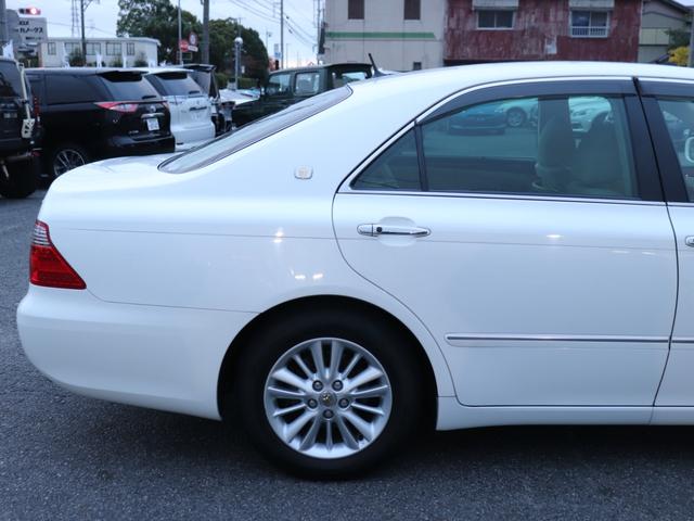 クラウン ロイヤルサルーンＧ　後期モデル純正ＨＤＤナビＢカメラ地デジ　クルーズコントロール前席パワーシート運転席シートメモリー後席電動リクライニング＆シェード革巻きＨ電動チルト　ステコンＨＩＤヘッドＦフォグＤバイザ純正１６ＡＷ（13枚目）