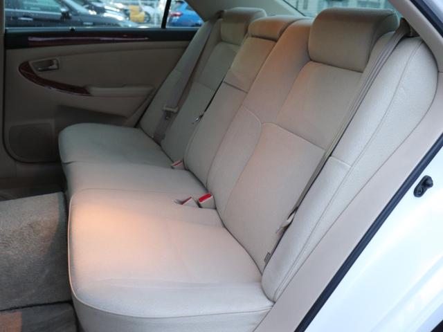 クラウン ロイヤルサルーンＧ　後期モデル純正ＨＤＤナビＢカメラ地デジ　クルーズコントロール前席パワーシート運転席シートメモリー後席電動リクライニング＆シェード革巻きＨ電動チルト　ステコンＨＩＤヘッドＦフォグＤバイザ純正１６ＡＷ（33枚目）