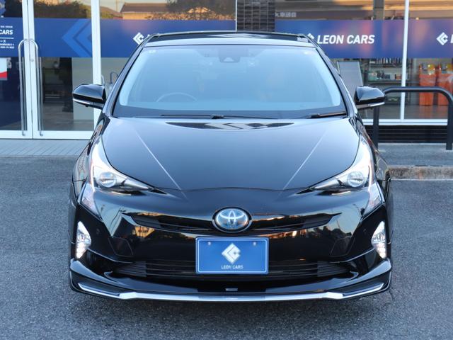 プリウス Ｓツーリングセレクション　モデリスタフルエアロ　セーフティセンスＬＥＤヘッド社外メモリーナビＢカメラ地デジＢＴ音楽ＡＣ１００Ｖスマートキー合皮シート前席シートヒーター純正１７ＡＷプッシュスタートＲフォグ革巻きＨステコンＥＴＣ（9枚目）