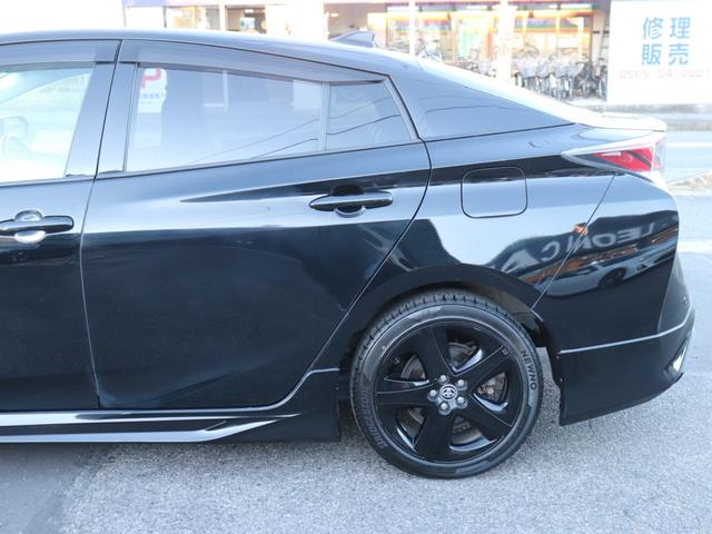 プリウス Ｓツーリングセレクション　モデリスタフルエアロ　セーフティセンスＬＥＤヘッド社外メモリーナビＢカメラ地デジＢＴ音楽ＡＣ１００Ｖスマートキー合皮シート前席シートヒーター純正１７ＡＷプッシュスタートＲフォグ革巻きＨステコンＥＴＣ（12枚目）