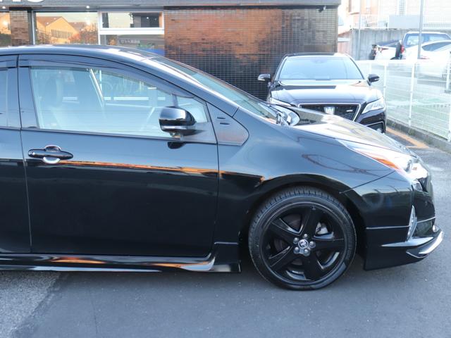 プリウス Ｓツーリングセレクション　モデリスタフルエアロ　セーフティセンスＬＥＤヘッド社外メモリーナビＢカメラ地デジＢＴ音楽ＡＣ１００Ｖスマートキー合皮シート前席シートヒーター純正１７ＡＷプッシュスタートＲフォグ革巻きＨステコンＥＴＣ（14枚目）