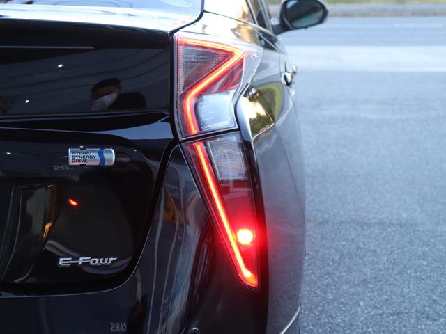 プリウス Ｓツーリングセレクション　モデリスタフルエアロ　セーフティセンスＬＥＤヘッド社外メモリーナビＢカメラ地デジＢＴ音楽ＡＣ１００Ｖスマートキー合皮シート前席シートヒーター純正１７ＡＷプッシュスタートＲフォグ革巻きＨステコンＥＴＣ（25枚目）