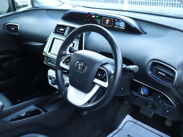 プリウス Ｓツーリングセレクション　モデリスタフルエアロ　セーフティセンスＬＥＤヘッド社外メモリーナビＢカメラ地デジＢＴ音楽ＡＣ１００Ｖスマートキー合皮シート前席シートヒーター純正１７ＡＷプッシュスタートＲフォグ革巻きＨステコンＥＴＣ（32枚目）