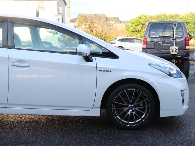 プリウス Sツーリングセレクション LEDヘッド 純正SDナビ地デジ 音楽録音 スマートキーETCステアリングリモコン コンライト オートエアコン フォグランプ ヘッドライトウォッシャー 社外17AWトノカバーCD/DVD/SD(14枚目)