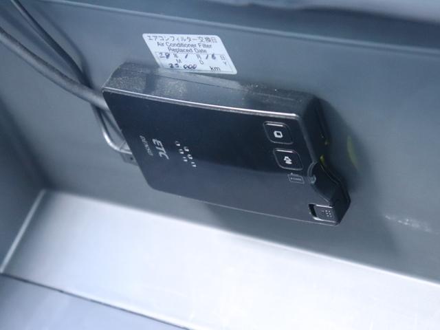 プリウス Sツーリングセレクション LEDヘッド 純正SDナビ地デジ 音楽録音 スマートキーETCステアリングリモコン コンライト オートエアコン フォグランプ ヘッドライトウォッシャー 社外17AWトノカバーCD/DVD/SD(44枚目)