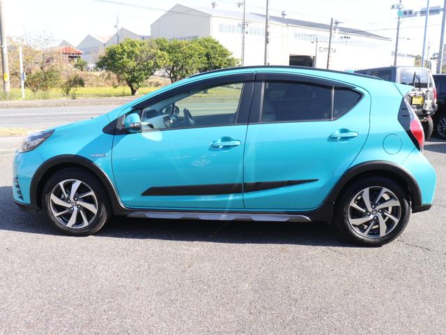 アクア クロスオーバー　セーフティセンス合成皮革シートＬＥＤヘッド純正ナビＢカメラ地デジＢＴ音楽スマートキー　ビルトインＥＴＣ革巻きＨステアリングリモコンＬＤＡオートハイビーム社外ドライブレコーダー　フォグランプ純正１６ＡＷ（11枚目）