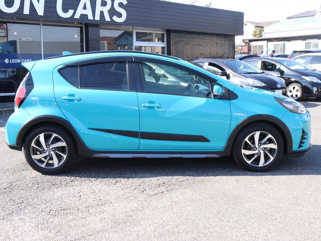 アクア クロスオーバー　セーフティセンス合成皮革シートＬＥＤヘッド純正ナビＢカメラ地デジＢＴ音楽スマートキー　ビルトインＥＴＣ革巻きＨステアリングリモコンＬＤＡオートハイビーム社外ドライブレコーダー　フォグランプ純正１６ＡＷ（12枚目）