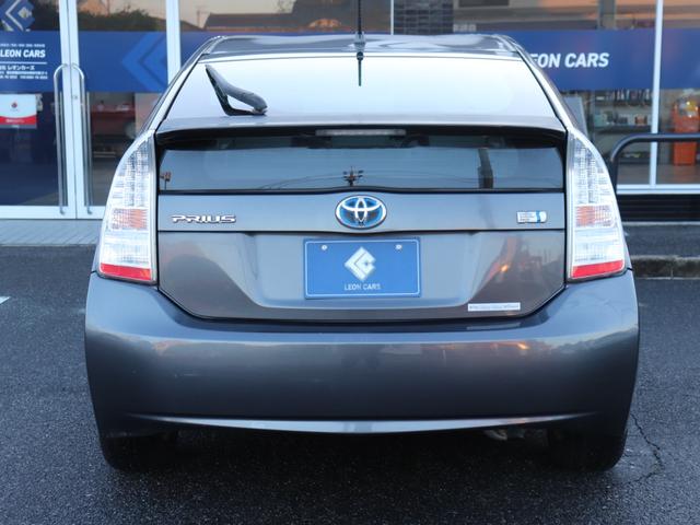 プリウス Ｓ　ＬＥＤエディション　ＬＥＤヘッドライト純正ナビ地デジＢｌｕｅｔｏｏｔｈ音楽ステアリングリモコン革巻きステアリング純正１５ＡＷドアバイザー　オートエアコン　フォグランプ　音楽録音（10枚目）