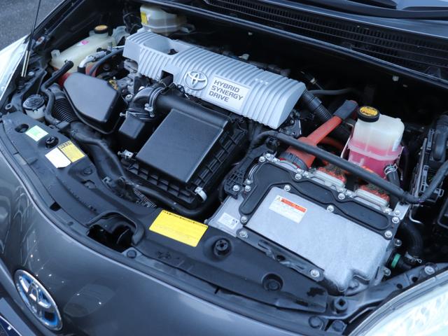 プリウス Ｓ　ＬＥＤエディション　ＬＥＤヘッドライト純正ナビ地デジＢｌｕｅｔｏｏｔｈ音楽ステアリングリモコン革巻きステアリング純正１５ＡＷドアバイザー　オートエアコン　フォグランプ　音楽録音（27枚目）