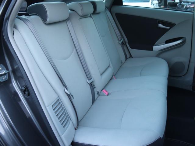 プリウス Ｓ　ＬＥＤエディション　ＬＥＤヘッドライト純正ナビ地デジＢｌｕｅｔｏｏｔｈ音楽ステアリングリモコン革巻きステアリング純正１５ＡＷドアバイザー　オートエアコン　フォグランプ　音楽録音（34枚目）