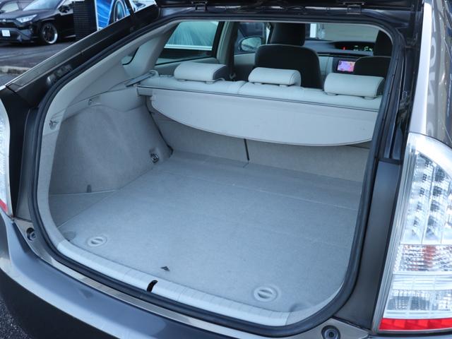 プリウス Ｓ　ＬＥＤエディション　ＬＥＤヘッドライト純正ナビ地デジＢｌｕｅｔｏｏｔｈ音楽ステアリングリモコン革巻きステアリング純正１５ＡＷドアバイザー　オートエアコン　フォグランプ　音楽録音（36枚目）