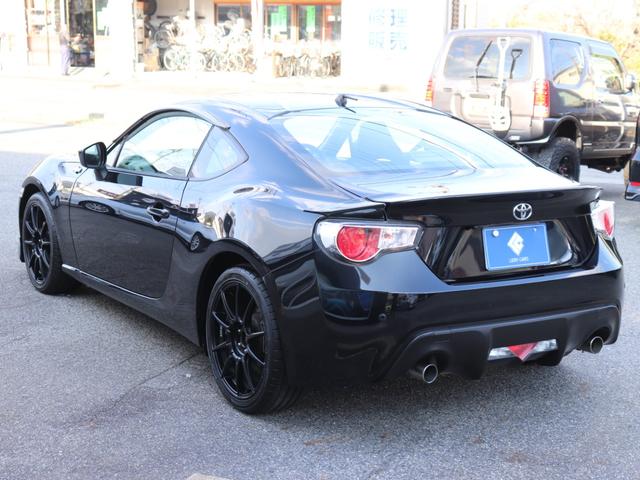 ８６ Ｇ　モデリスタエアロＳＳＲ１８インチＡＷ純正ＳＤナビＢカメラ地デジＢＴ音楽ＴＲＤトランクスポイラー　コーナーセンサーＥＴＣキーレス革巻きハンドル　ライトレベライザ　キーレス（8枚目）