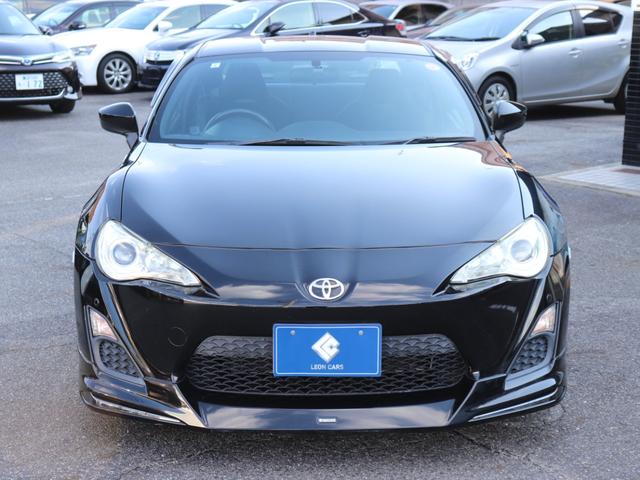 ８６ Ｇ　モデリスタエアロＳＳＲ１８インチＡＷ純正ＳＤナビＢカメラ地デジＢＴ音楽ＴＲＤトランクスポイラー　コーナーセンサーＥＴＣキーレス革巻きハンドル　ライトレベライザ　キーレス（9枚目）