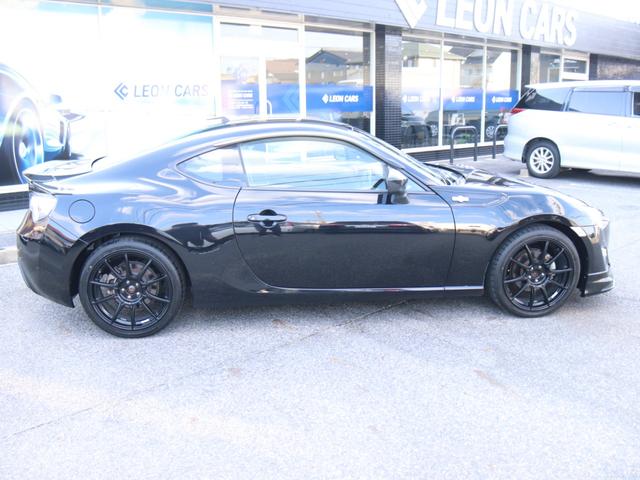 ８６ Ｇ　モデリスタエアロＳＳＲ１８インチＡＷ純正ＳＤナビＢカメラ地デジＢＴ音楽ＴＲＤトランクスポイラー　コーナーセンサーＥＴＣキーレス革巻きハンドル　ライトレベライザ　キーレス（12枚目）