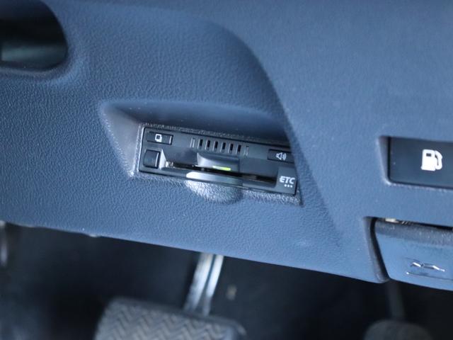 プリウス Ｓ　セーフティセンスＬＥＤヘッド純正ＳＤナビＢカメ地デジＢＴ音楽スマートキー　ビルトインＥＴＣ革巻Ｈレーダークルコン　ステアリングリモコン　オートハイビームＬＤＡドアバイザ　プライバシーガラス純正１５ＡＷ（45枚目）