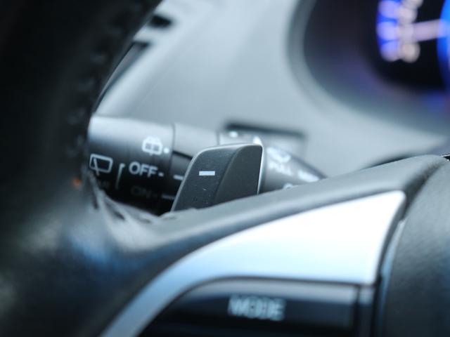 オデッセイ ＭＸ・エアロパッケージ　後期モデル純正インターナビＢカメラ地デジ　スマートキーＨＩＤヘッドＦフォグＤバイザー純正１８ＡＷビルトインＥＴＣ革巻きＨパドルシフト　ステアリングリモコン　オートライト　オートエアコン　リアクーラー（44枚目）