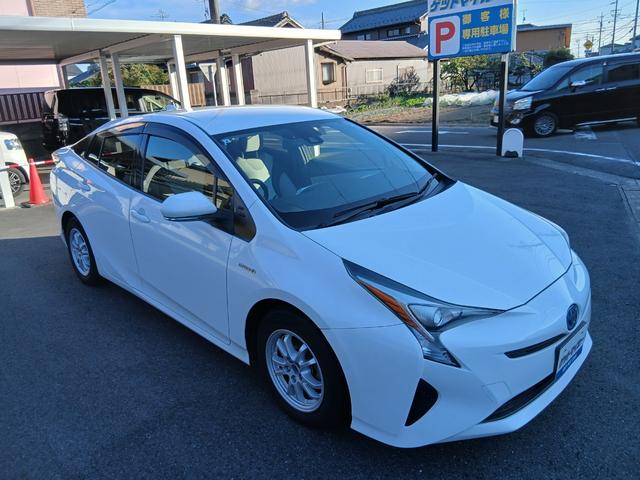 プリウス Ｓ　スマートキー・プッシュスター・ＥＴＣ・ステアリングスイッチ・Ｅナビ＆フルセグＴＶ・Ｂｌｕｅｔｏｏｔｈ（12枚目）