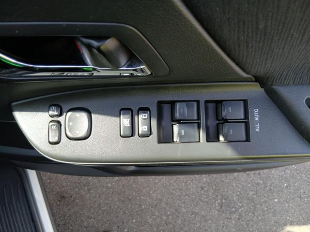 ヴェルファイア ２．４Ｚ　プラチナセレクションＩＩ　２．４Ｚ　プラチナセレクションＩＩ　ＨＤＤナビ　フルセグＴＶ　ブルートゥース　バックカメラ　２列目オットマン　両側パワースラ　パワーバックドア　ＥＴＣ車載器　ＨＩＤヘッドライト　１８インチアルミ（20枚目）