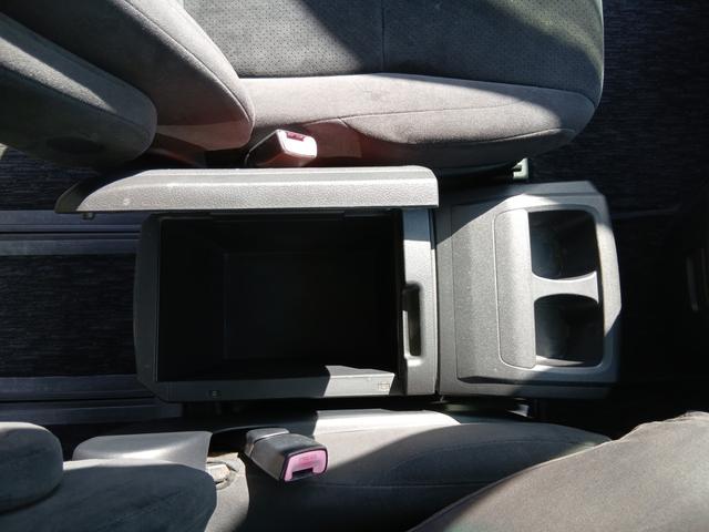 ヴェルファイア ２．４Ｚ　プラチナセレクションＩＩ　２．４Ｚ　プラチナセレクションＩＩ　ＨＤＤナビ　フルセグＴＶ　ブルートゥース　バックカメラ　２列目オットマン　両側パワースラ　パワーバックドア　ＥＴＣ車載器　ＨＩＤヘッドライト　１８インチアルミ（33枚目）