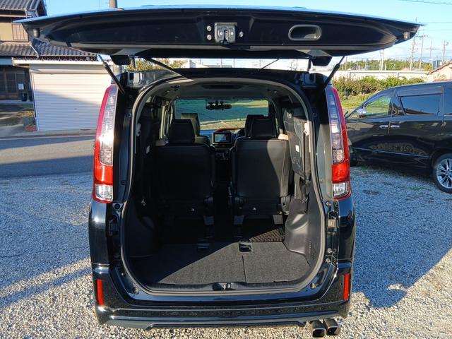 ノア 　ハイブリッドＧ　　エアロ　パワスラ　シートヒーター　アラウンドビューモニター　シートヒーター　社外ホイール　純正９インチナビ（9枚目）