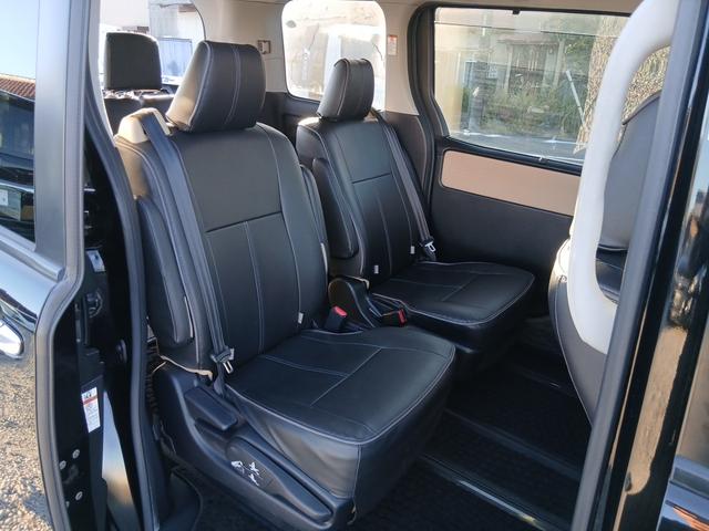 ノア 　ハイブリッドＧ　　エアロ　パワスラ　シートヒーター　アラウンドビューモニター　シートヒーター　社外ホイール　純正９インチナビ（15枚目）