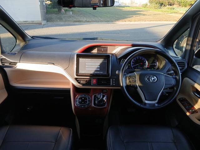 ノア 　ハイブリッドＧ　　エアロ　パワスラ　シートヒーター　アラウンドビューモニター　シートヒーター　社外ホイール　純正９インチナビ（18枚目）