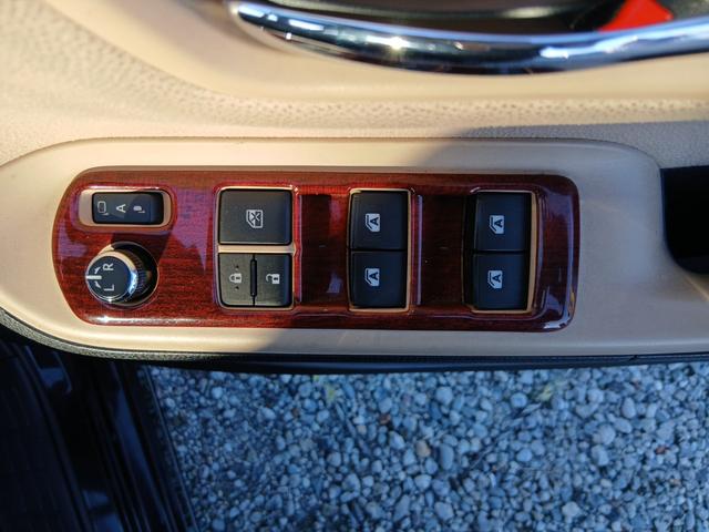 ノア 　ハイブリッドＧ　　エアロ　パワスラ　シートヒーター　アラウンドビューモニター　シートヒーター　社外ホイール　純正９インチナビ（19枚目）