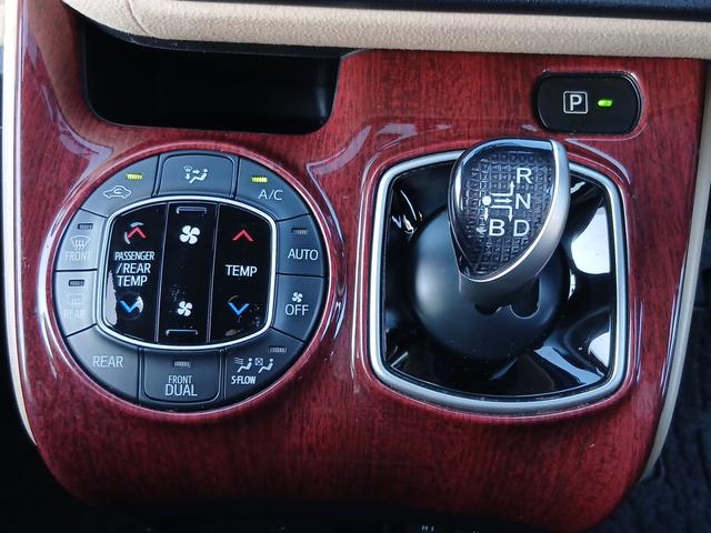 ノア 　ハイブリッドＧ　　エアロ　パワスラ　シートヒーター　アラウンドビューモニター　シートヒーター　社外ホイール　純正９インチナビ（28枚目）