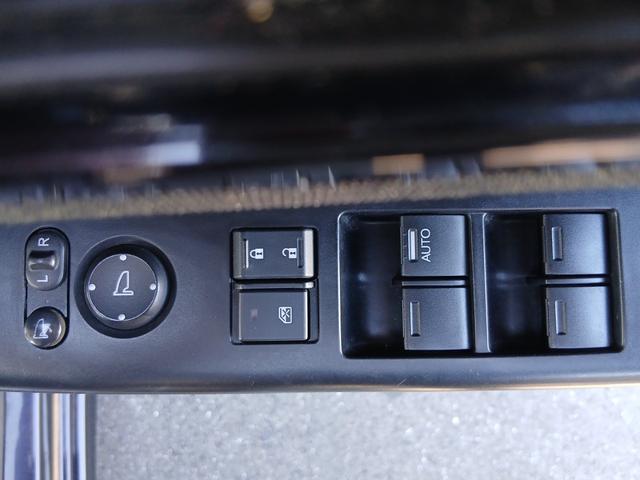 Ｎ－ＢＯＸカスタム Ｇ　ＳＳパッケージ　４ＷＤ　両側パワースライドドア　バックカメラ　シートヒーター　ナビ　　　ＴＶ　Ｂｌｕｅｔｏｏｔｈ対応　純正１４インチアルミ　ステアリングスイッチ（19枚目）