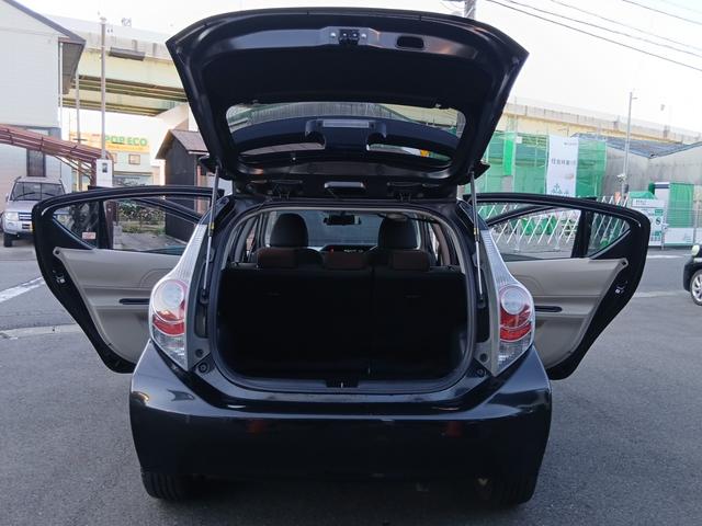 アクア Ｇ　プッシュスタートキー　純正ナビ　フルセグＴＶ　Ｂｌｕｅｔｏｏｔｈ対応　スマートキー　バックカメラ　純正１６インチアルミ　ＥＴＣ　ステアリングスイッチ（10枚目）