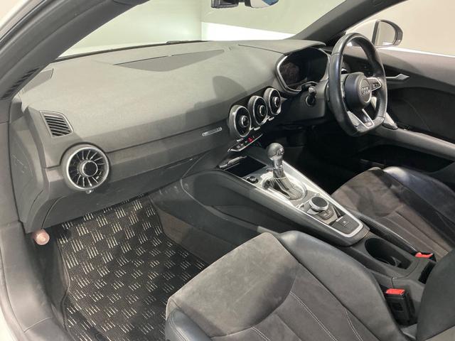 ＴＴクーペ １．８ＴＦＳＩ　Ｓラインパッケージ　バーチャルコックピット／アルカンターラコンビシート／ＥＴＣ／１８インチＡＷ／（17枚目）