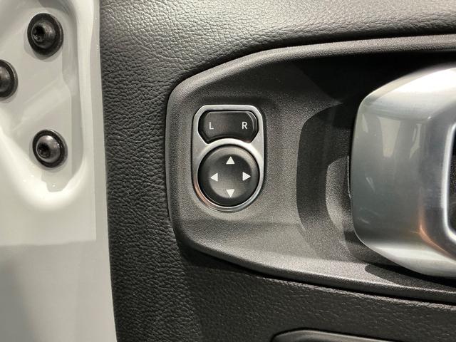 ジープ・ラングラーアンリミテッド フリーダムエディションＩＩ　ディスプレイルームミラー／特別仕様車／黒革／ＬＥＤヘッド／Ｂカメラ／ＡＣＣ／シートヒーター／ＡｐｐｌｅＣａｒＰｌａｙ／ボディー同色フリーダムトップ／ＥＴＣ／（15枚目）
