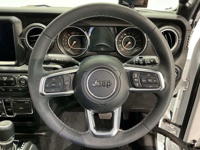 ジープ・ラングラーアンリミテッド フリーダムエディションＩＩ　ディスプレイルームミラー／特別仕様車／黒革／ＬＥＤヘッド／Ｂカメラ／ＡＣＣ／シートヒーター／ＡｐｐｌｅＣａｒＰｌａｙ／ボディー同色フリーダムトップ／ＥＴＣ／（29枚目）