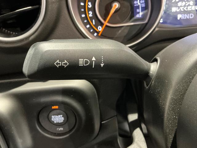 ジープ・ラングラーアンリミテッド フリーダムエディションＩＩ　ディスプレイルームミラー／特別仕様車／黒革／ＬＥＤヘッド／Ｂカメラ／ＡＣＣ／シートヒーター／ＡｐｐｌｅＣａｒＰｌａｙ／ボディー同色フリーダムトップ／ＥＴＣ／（33枚目）