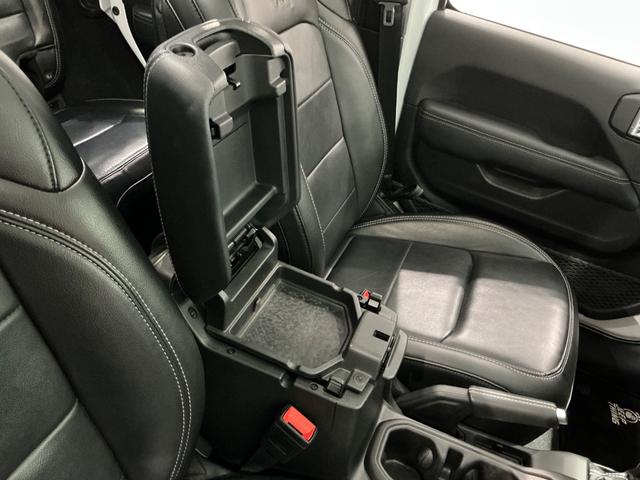 ジープ・ラングラーアンリミテッド フリーダムエディションＩＩ　ディスプレイルームミラー／特別仕様車／黒革／ＬＥＤヘッド／Ｂカメラ／ＡＣＣ／シートヒーター／ＡｐｐｌｅＣａｒＰｌａｙ／ボディー同色フリーダムトップ／ＥＴＣ／（39枚目）