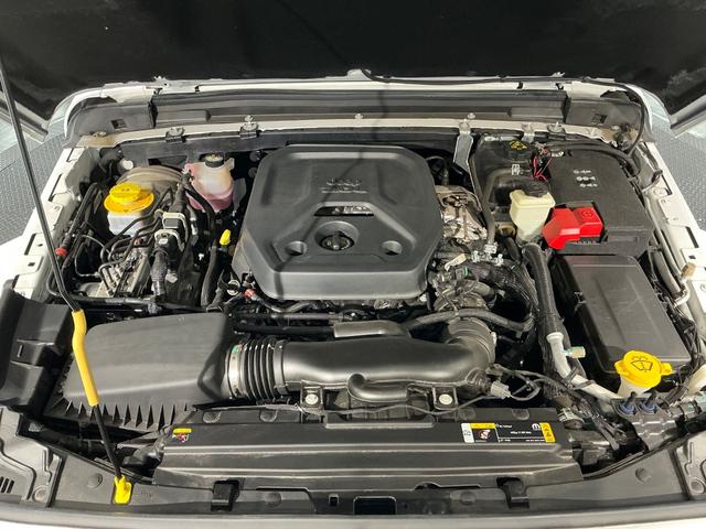 ジープ・ラングラーアンリミテッド フリーダムエディションＩＩ　ディスプレイルームミラー／特別仕様車／黒革／ＬＥＤヘッド／Ｂカメラ／ＡＣＣ／シートヒーター／ＡｐｐｌｅＣａｒＰｌａｙ／ボディー同色フリーダムトップ／ＥＴＣ／（45枚目）