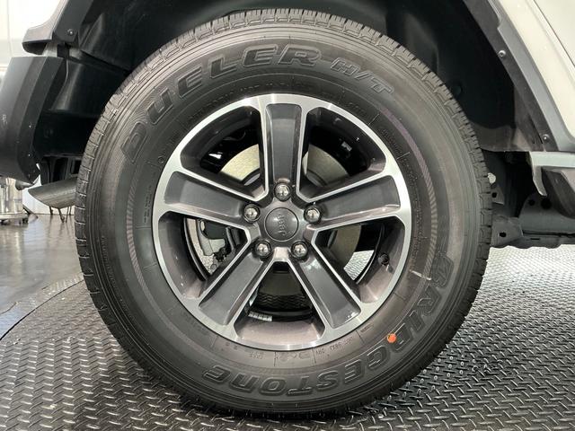 ジープ・ラングラーアンリミテッド フリーダムエディションＩＩ　ディスプレイルームミラー／特別仕様車／黒革／ＬＥＤヘッド／Ｂカメラ／ＡＣＣ／シートヒーター／ＡｐｐｌｅＣａｒＰｌａｙ／ボディー同色フリーダムトップ／ＥＴＣ／（77枚目）