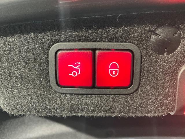 Ｃクラス Ｃ２２０ｄアバンギャルド　ＡＭＧライン　レザーエクスクルーシブＰＫＧ／赤革／ヘッドアップディスプレイ／エアバランスＰＫＧ／レーダーセーフティＰＫＧ／純正ナビＴＶ／Ｂカメラ／ＥＴＣ／シートヒーター／メモリー付きパワーシート（40枚目）