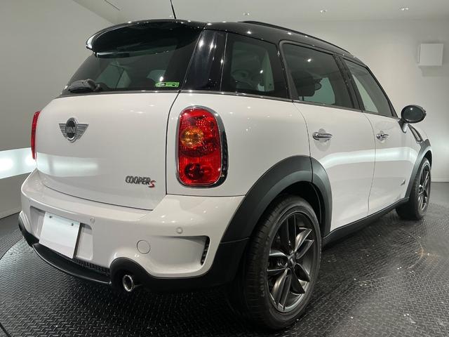 ＭＩＮＩ クーパーＳ　クロスオーバー　オール４　社外ナビＴＶ／革シート／１７インチＡＷ／シートヒーター／ＥＴＣ／（6枚目）