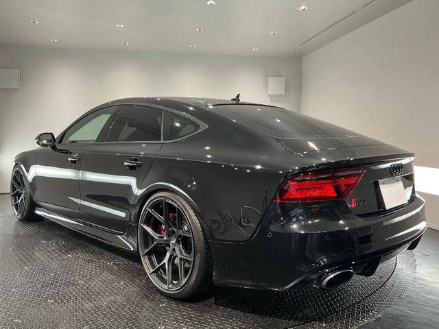 ＲＳ７スポーツバック パフォーマンス ベースグレード　カーボンインテリア／デジタルインナーミラー／ＢＯＳＥサウンド／社外可変バルブマフラー／ＫＷ車高調ローダウン／ハイパーフォージド２１ＡＷ／サンルーフ／社外カーボンステアリング／シートヒーター（8枚目）
