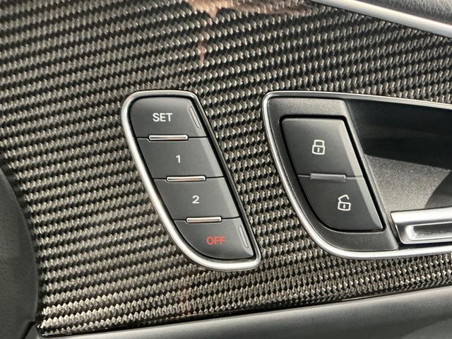 ＲＳ７スポーツバック パフォーマンス ベースグレード　カーボンインテリア／デジタルインナーミラー／ＢＯＳＥサウンド／社外可変バルブマフラー／ＫＷ車高調ローダウン／ハイパーフォージド２１ＡＷ／サンルーフ／社外カーボンステアリング／シートヒーター（16枚目）