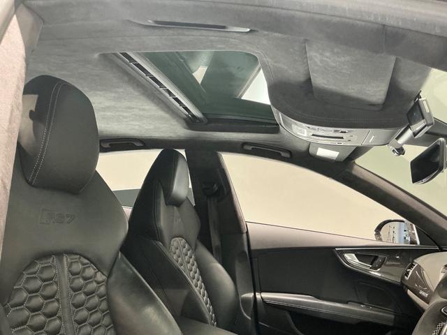 ＲＳ７スポーツバック パフォーマンス ベースグレード　カーボンインテリア／デジタルインナーミラー／ＢＯＳＥサウンド／社外可変バルブマフラー／ＫＷ車高調ローダウン／ハイパーフォージド２１ＡＷ／サンルーフ／社外カーボンステアリング／シートヒーター（18枚目）
